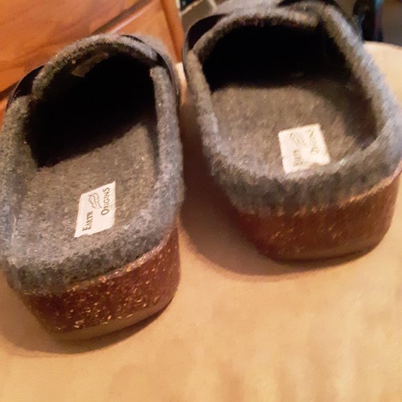 COPY - Earth Origins Wool Felt Clogs 8 1/2 W + Free Sox - Picture 5 of 7